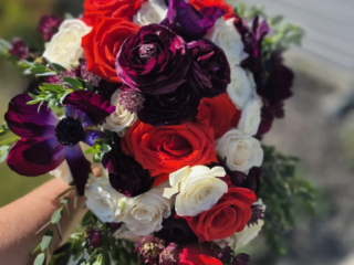 wedding flower compositions by Green Village Flowers, Joliet IL